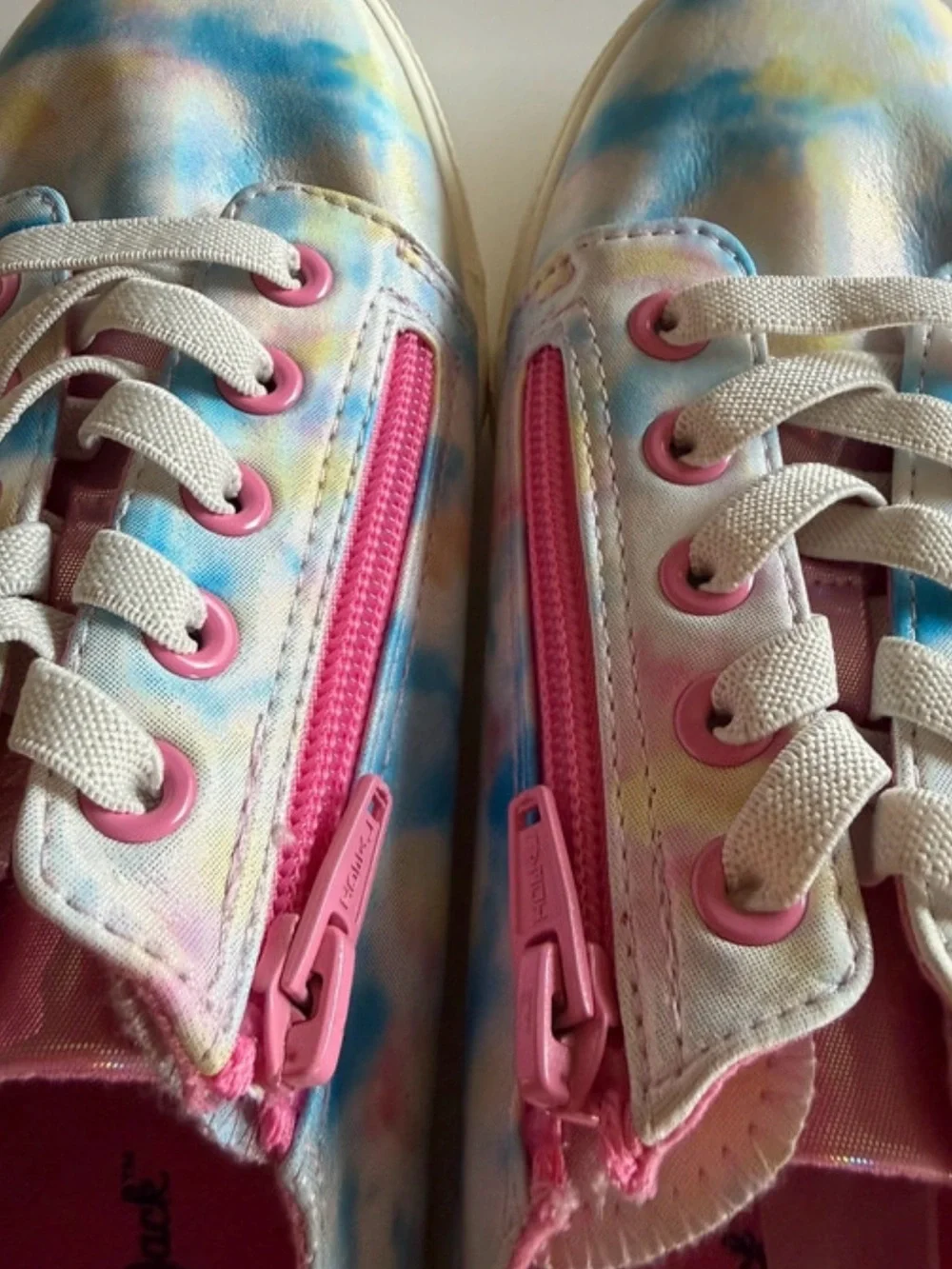 Girl’s Cat & Jack Lucian Pink Tie Dye Dbl Zipper Sneaker Shoes Size 4